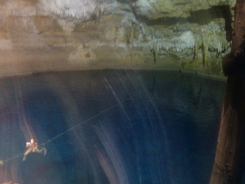 P1060004_cenote.JPG