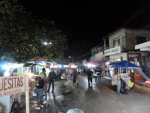 P1060039_tulum_market.JPG