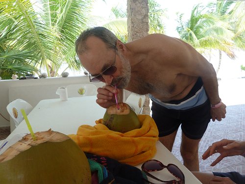 P1060094_richard_coconut.JPG