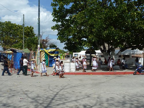 P1060139_tulum_procession.JPG