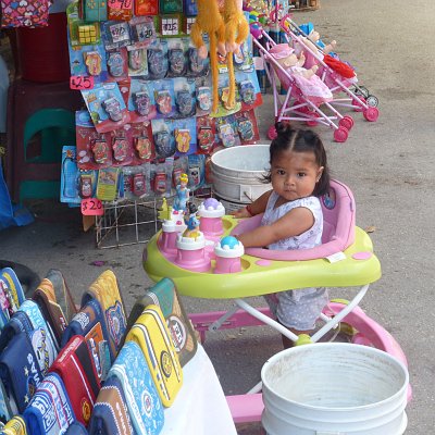 P1060140_tulum_girl.JPG