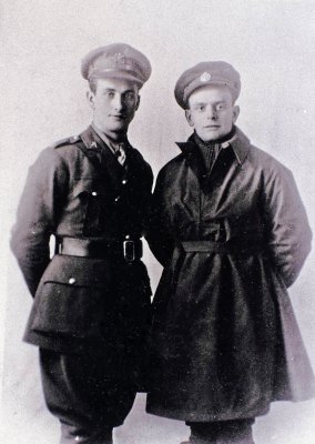 1914c Gwyn Thomas and Tom Thomas, WW1.jpg